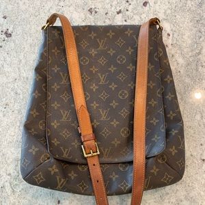 Large Louis Vuitton messenger